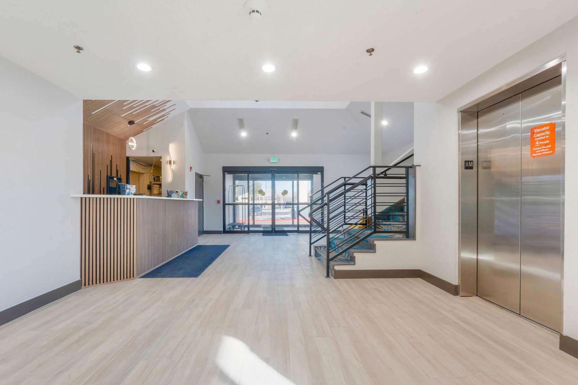 Days Inn By Wyndham Thornton Extérieur photo