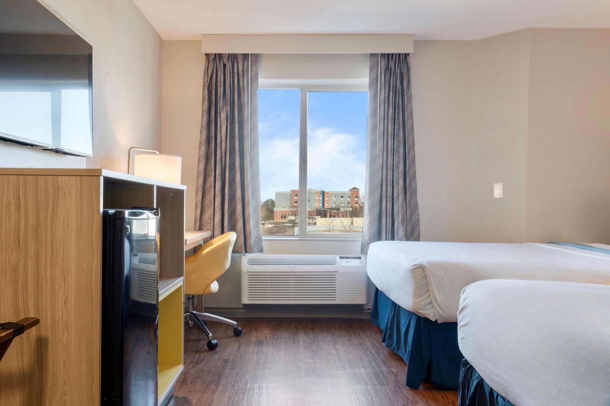 Days Inn By Wyndham Thornton Extérieur photo