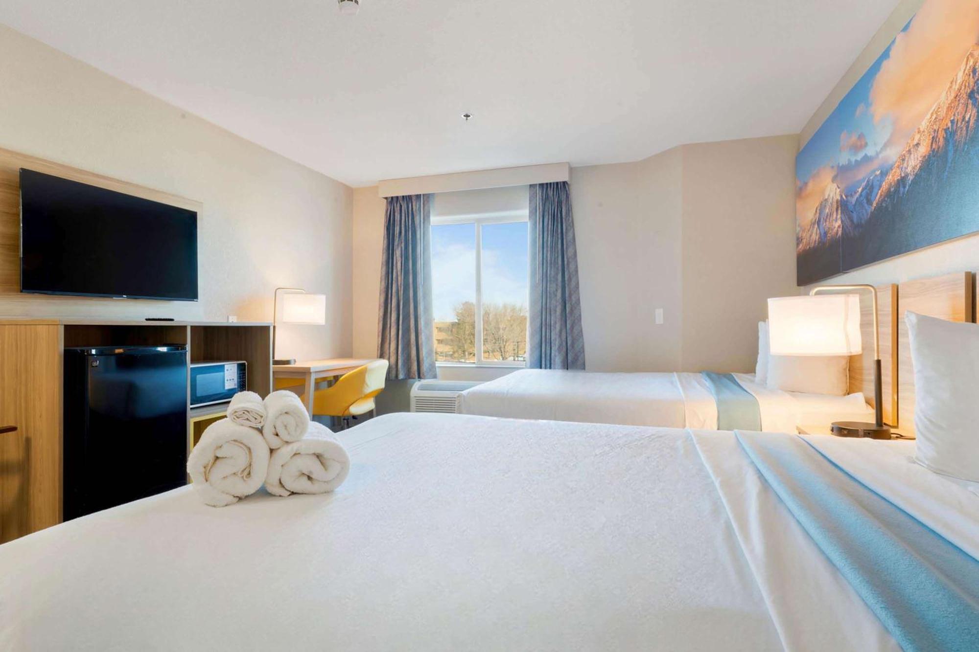 Days Inn By Wyndham Thornton Extérieur photo