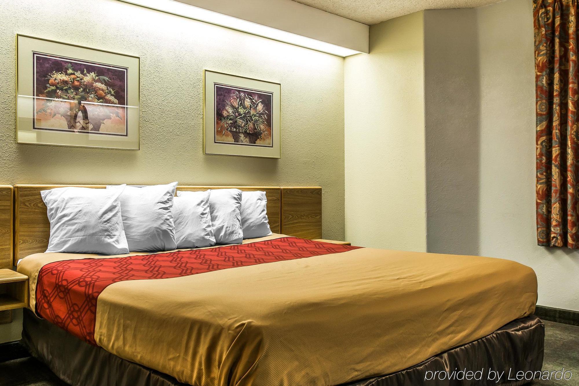 Days Inn By Wyndham Thornton Extérieur photo