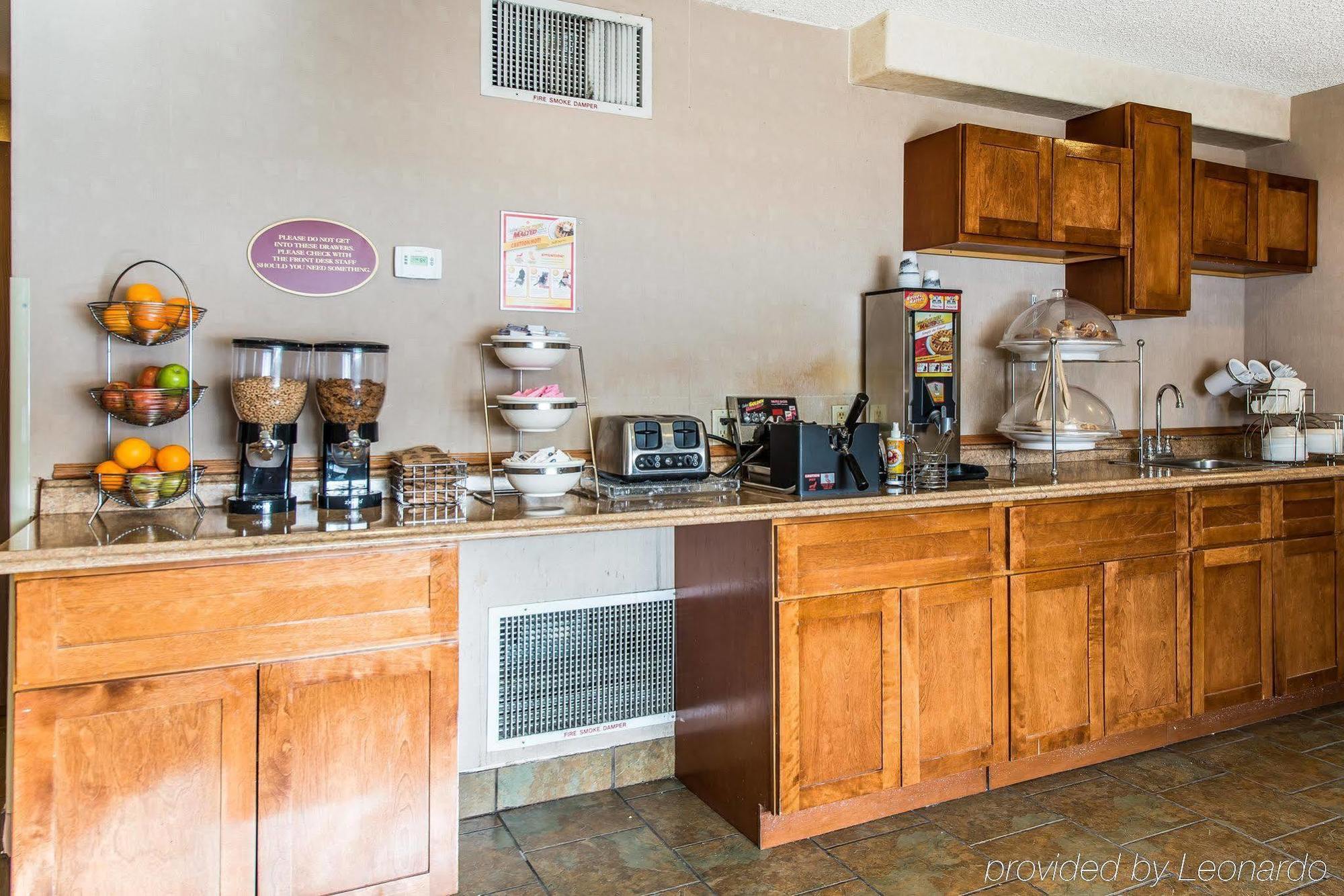 Days Inn By Wyndham Thornton Extérieur photo