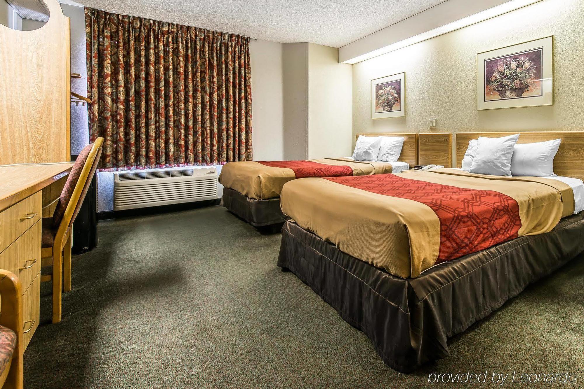 Days Inn By Wyndham Thornton Extérieur photo