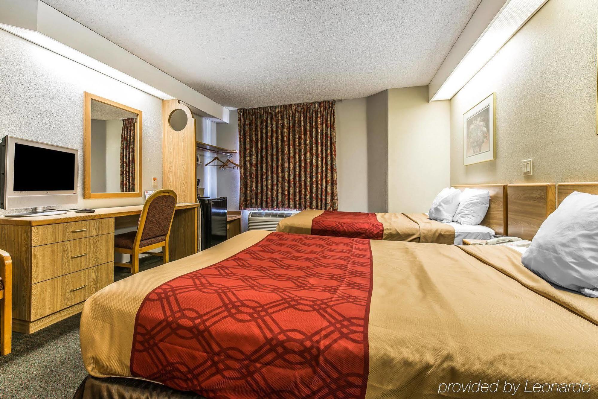 Days Inn By Wyndham Thornton Extérieur photo