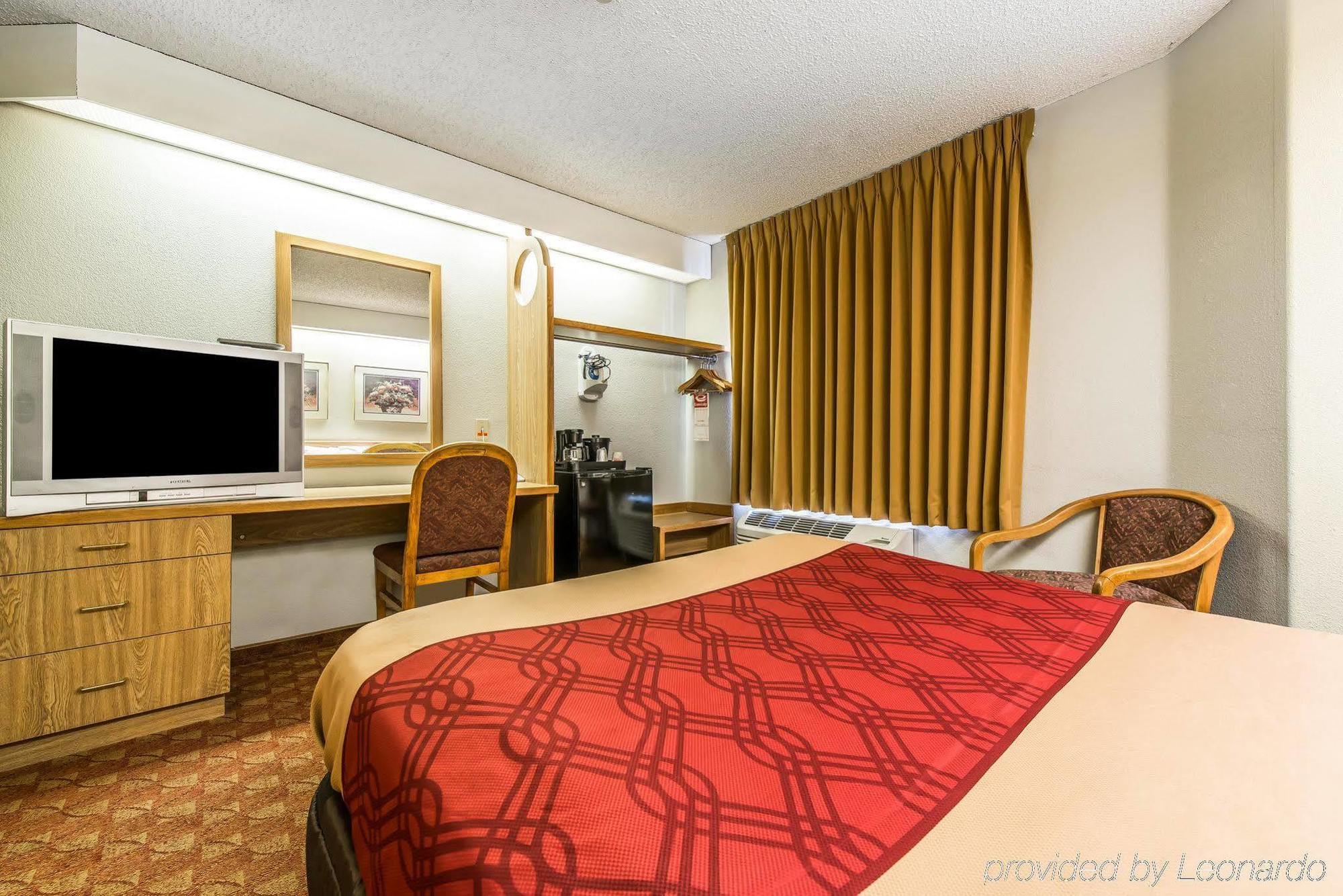 Days Inn By Wyndham Thornton Extérieur photo