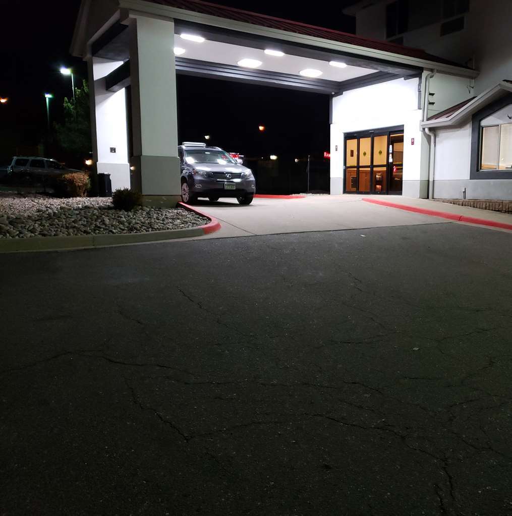 Days Inn By Wyndham Thornton Extérieur photo
