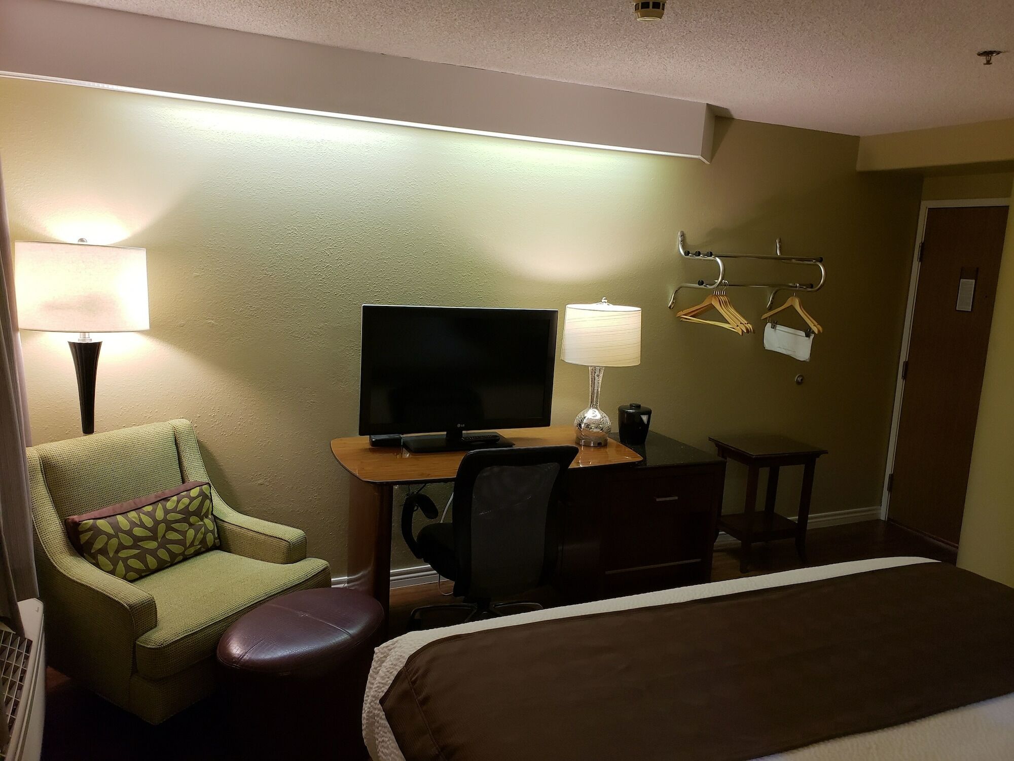 Days Inn By Wyndham Thornton Extérieur photo